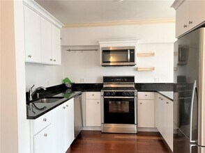 1 S Astor St in Irvington, NY - Foto de edificio - Building Photo