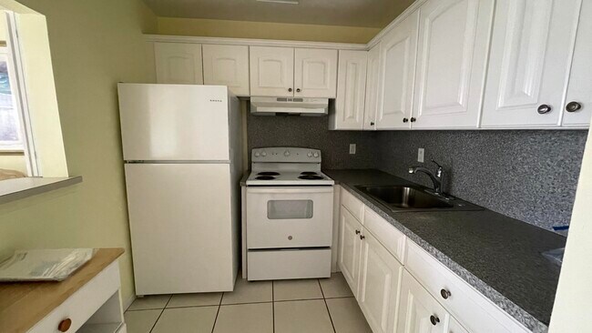 3 Waltham A in West Palm Beach, FL - Building Photo - Building Photo
