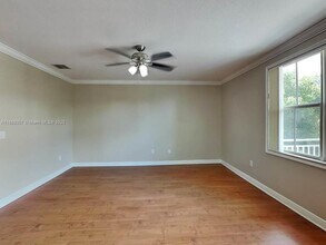 414 Olssen Ave in Fort Lauderdale, FL - Building Photo - Building Photo