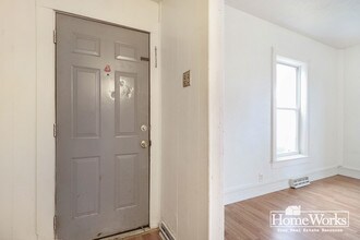 415 E Broadway St-Unit -B-2 in Mishawaka, IN - Building Photo - Building Photo