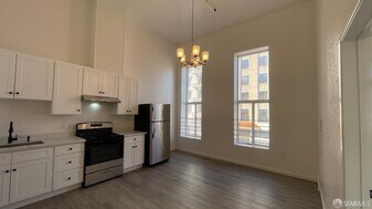 375 12th St in Oakland, CA - Building Photo