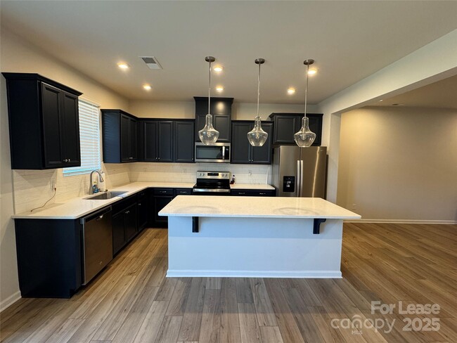 5616 Axil Ln in Charlotte, NC - Foto de edificio - Building Photo