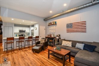 2943 N Lincoln Ave, Unit 112 in Chicago, IL - Foto de edificio - Building Photo