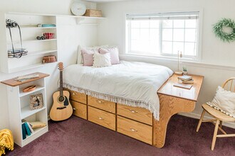 271 S 2nd W in Rexburg, ID - Foto de edificio - Interior Photo