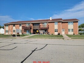 104 Sycamore St in Black Creek, WI - Building Photo