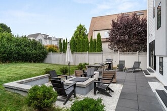 200 Hillspoint Rd in Westport, CT - Building Photo - Building Photo