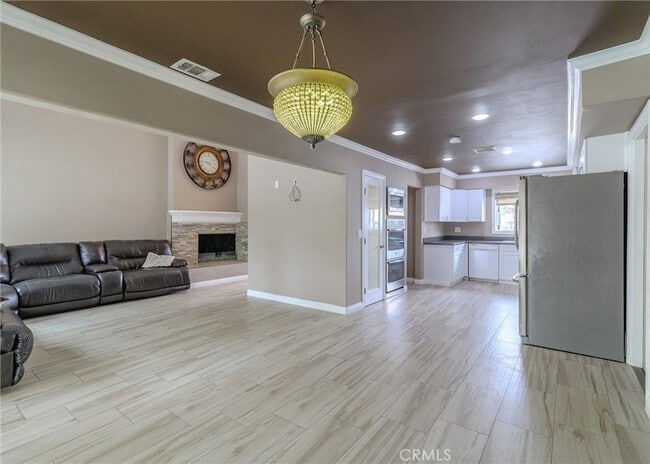 1208 N Earl Cir, Unit 212 in Anaheim, CA - Building Photo - Building Photo
