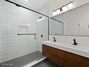 2142 N Maplewood Ave in Chicago, IL - Building Photo - Building Photo