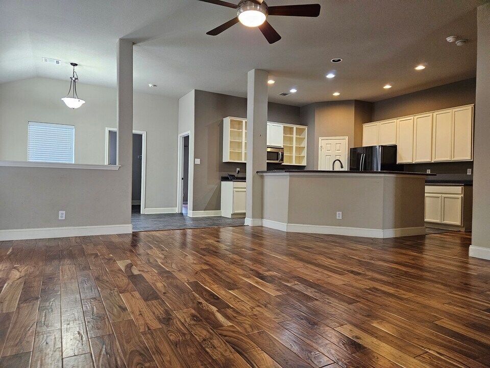 112 Rustic Tr in Cibolo, TX - Foto de edificio