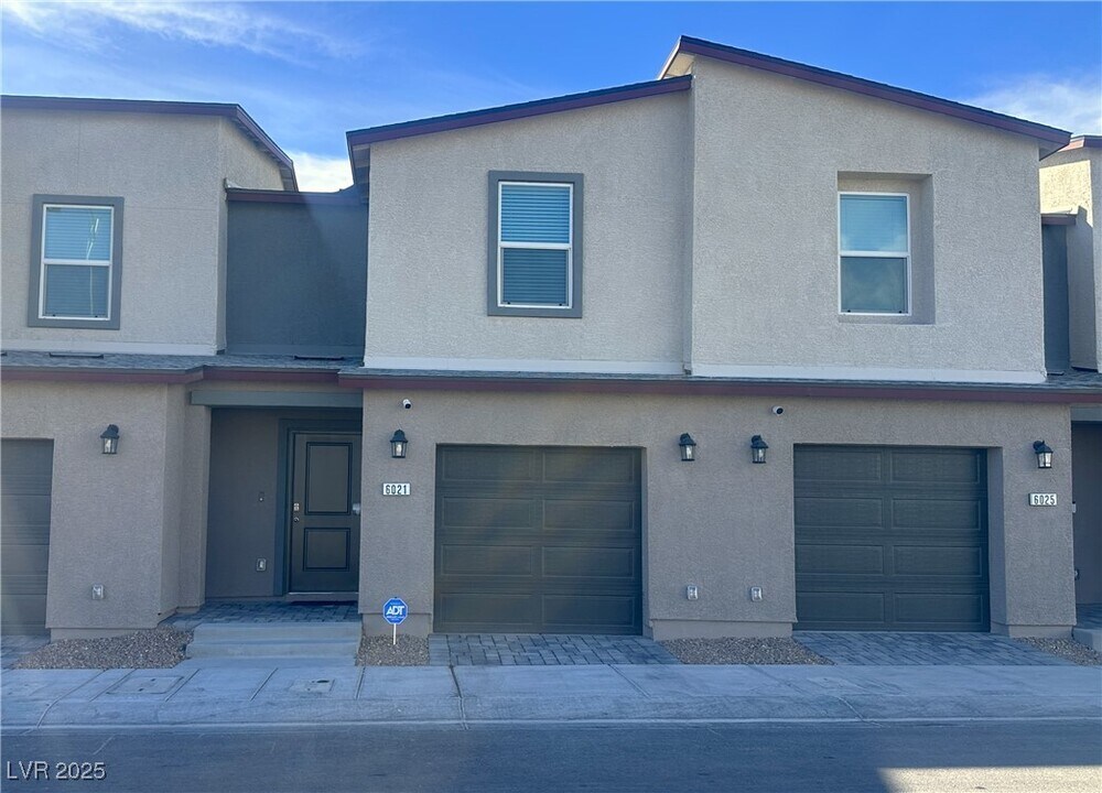 6021 Amaryllis Fls St in North Las Vegas, NV - Building Photo