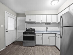 32936 Truman Rd, Unit 32936 in Rockwood, MI - Foto de edificio - Building Photo