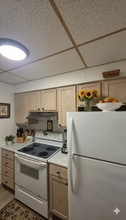 108 N Runkle St, Unit #2 in Hanna City, IL - Building Photo - Building Photo