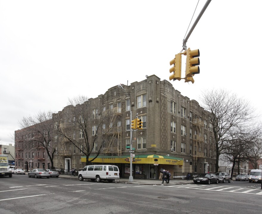 4015 7th Ave in Brooklyn, NY - Building Photo