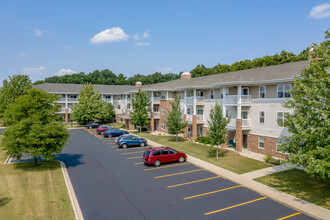 Crest View Senior Apartments in Greenfield, WI - Building Photo - Building Photo