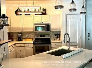 1300 Park W Blvd in Mount Pleasant, SC - Building Photo - Building Photo