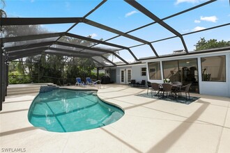 739 7th Ave N in Naples, FL - Building Photo - Building Photo