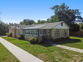 1925 52nd St S in Gulfport, FL - Building Photo