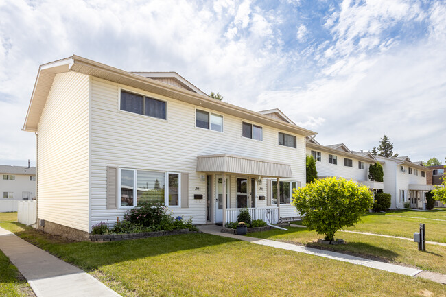 5831 57 St