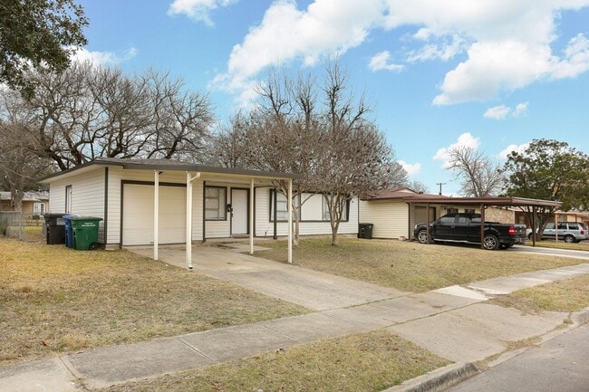 151 Pilgrim Dr in San Antonio, TX - Building Photo - Building Photo