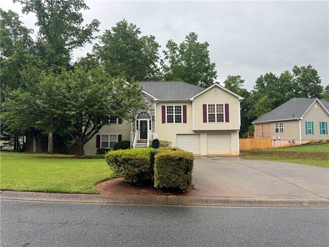 4170 Longmont Dr in Cumming, GA - Building Photo - Building Photo