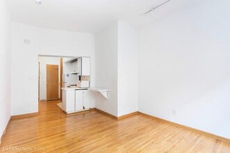 225 E 82nd St in New York, NY - Building Photo - Building Photo