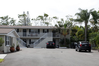 South Bridge Apartments in Sarasota, FL - Building Photo - Building Photo