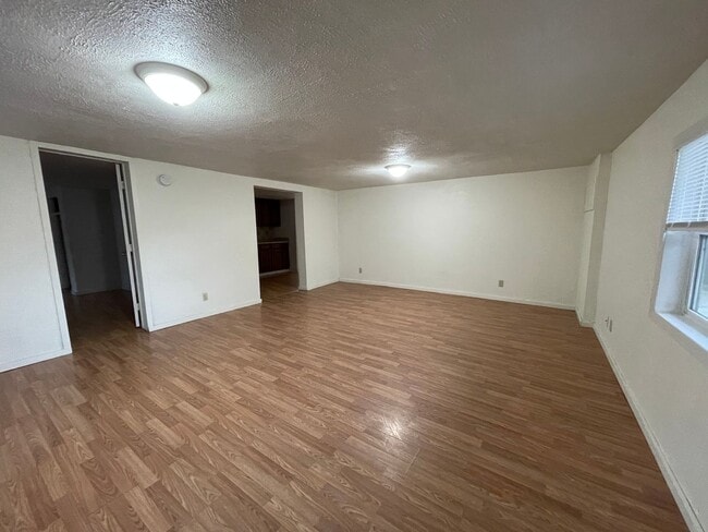 387 SE Darrell Ave in Winston, OR - Building Photo - Building Photo