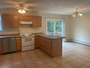 26 Unity St in Rochester, NH - Building Photo - Building Photo