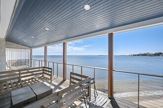 66 Compo Mill Cove in Westport, CT - Foto de edificio - Building Photo