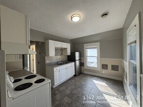 1342 Johnson St NE in Minneapolis, MN - Building Photo - Building Photo