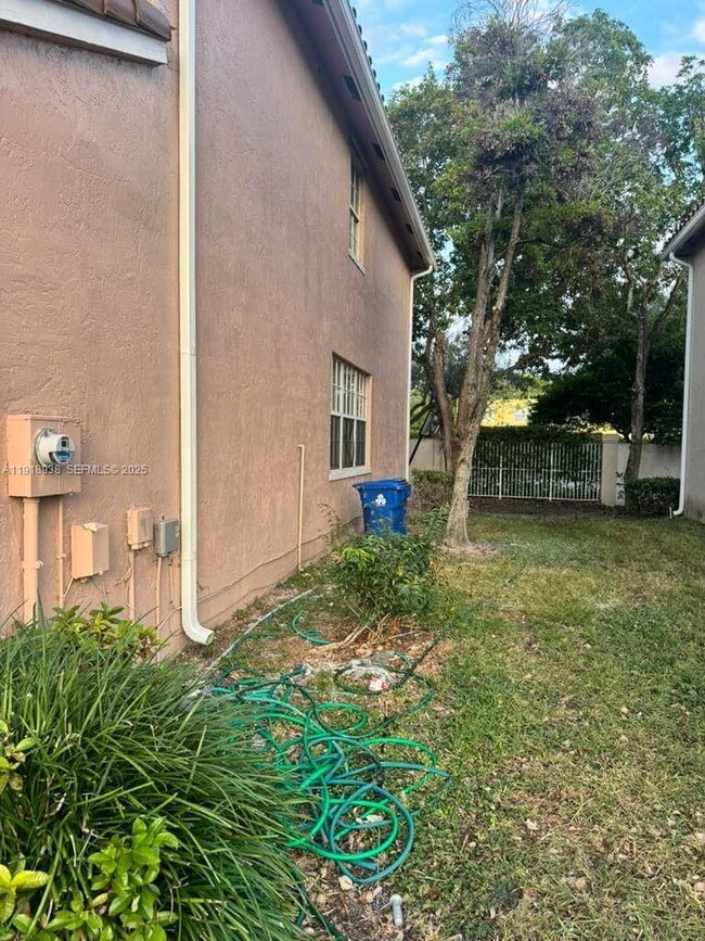 3970 NW 90th Way in Sunrise, FL - Building Photo - Building Photo