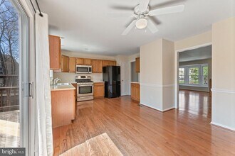 5847 Watermark Cir in Centreville, VA - Building Photo - Building Photo
