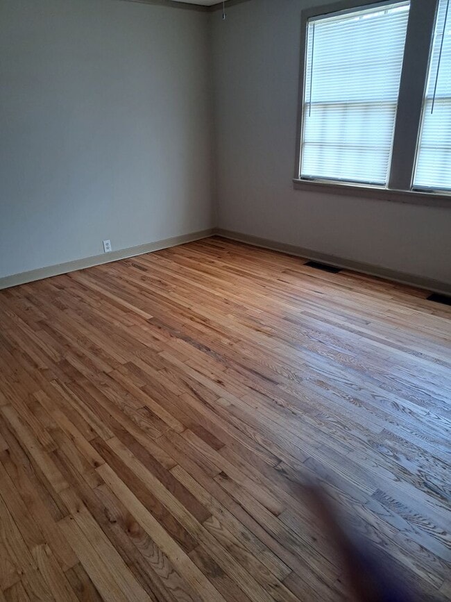 property at 2914 Jefferson St