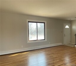 6435 Wells Dr in East Syracuse, NY - Building Photo - Building Photo