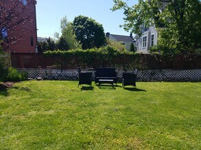 5 Rowland Pl in Westport, CT - Building Photo - Building Photo
