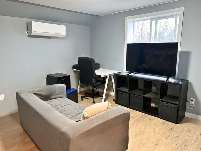 129 Colborne St in Chatham, ON - Building Photo - Building Photo