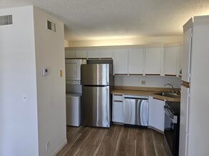 1108 Green Pine Blvd in West Palm Beach, FL - Building Photo - Building Photo