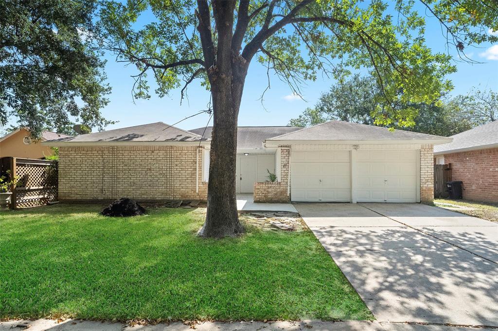 5726 Yorkgate Dr in Spring, TX - Building Photo