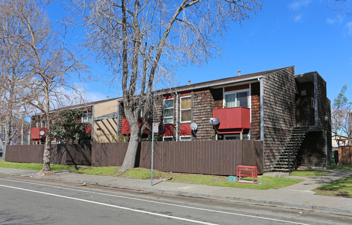 1060-1076 14th St in Oakland, CA - Foto de edificio