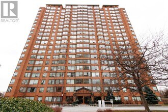 1270 Maple Crossing Blvd in Burlington, ON - Building Photo - Building Photo