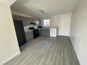 2107 Statz St in North Las Vegas, NV - Building Photo - Building Photo