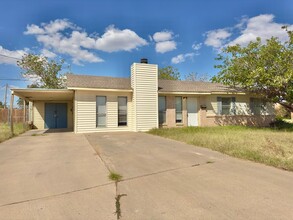 1222 Century Dr in Midland, TX - Building Photo - Building Photo