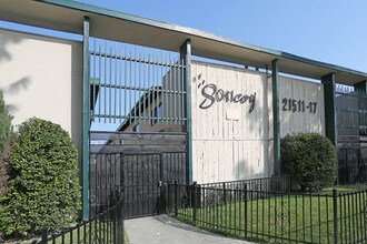 Saticoy Apartments in Canoga Park, CA - Building Photo - Building Photo