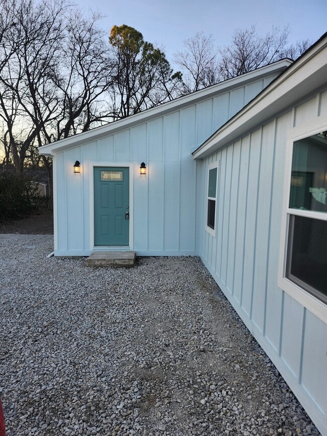 105 N Shawnee St in Catoosa, OK - Building Photo - Building Photo