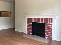 714 Memorial Mews St photo'