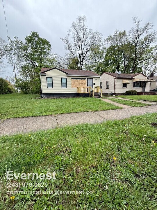19341 Lindsay St in Detroit, MI - Building Photo