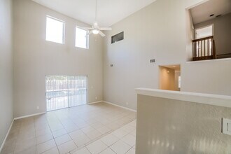 228 La Costa Way in Weston, FL - Building Photo - Building Photo