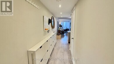 5-15 Northtown Way in Toronto, ON - Building Photo - Building Photo