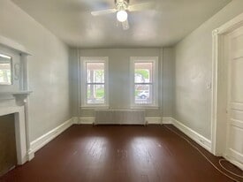 714 E King St in Lancaster, PA - Building Photo