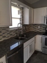 708 S Red Oaks Cir in Wichita, KS - Building Photo - Building Photo